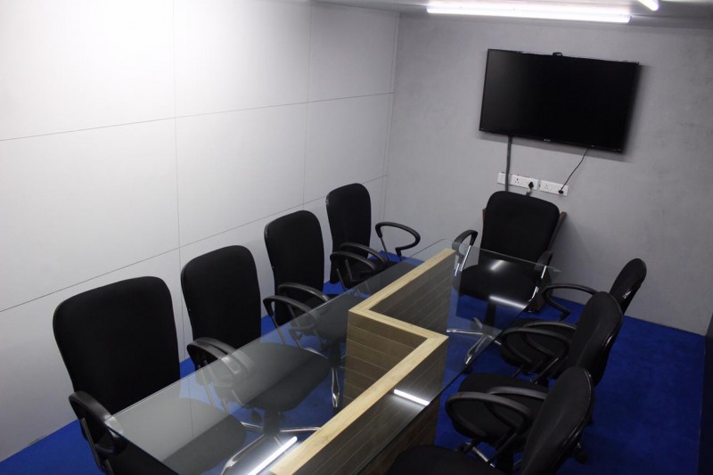 10 seater Conference Room in Sector 34